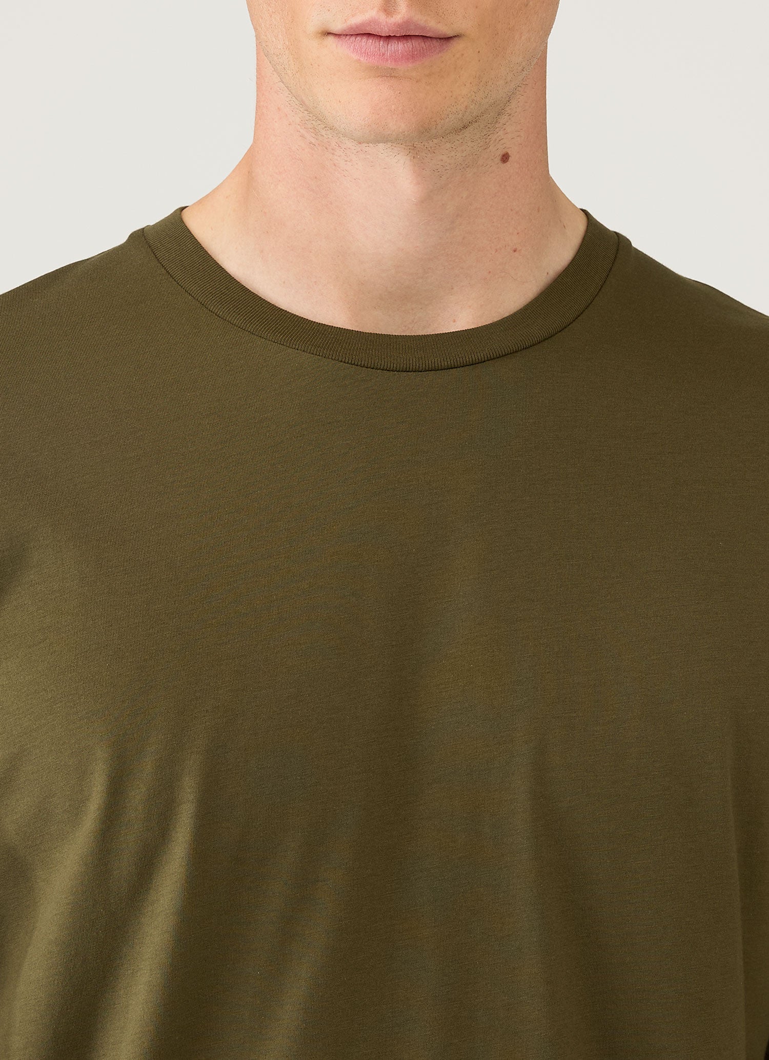 Men's Long Sleeve Riviera Midweight T?shirt in Deep Olive