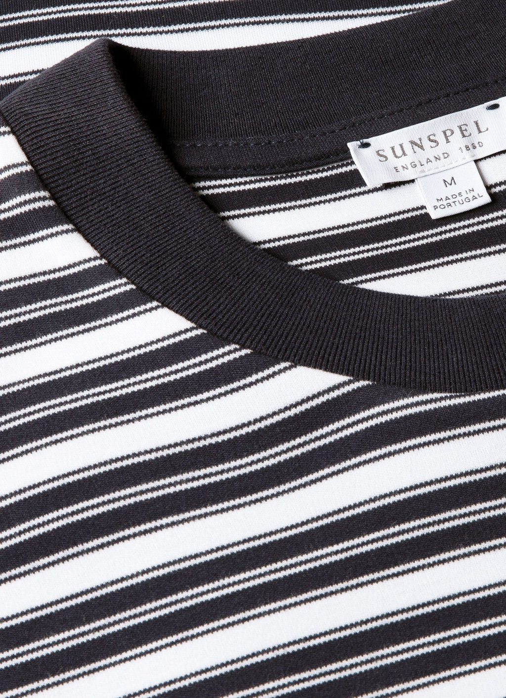 Men's Relaxed Fit Heavyweight T-shirt in White/Navy